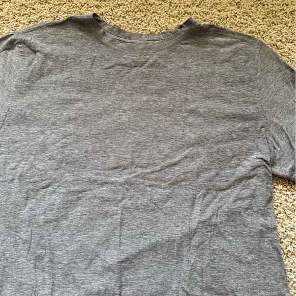 Vuori Men’s Tee - Picture 4 of 6